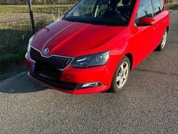 Rot Gebraucht 2018 Skoda Fabia Ambition Kleinwagen | 10.700 € (Guter Preis)