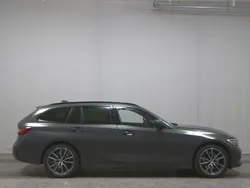Grau Gebraucht 2020 BMW 330 Sport Line Kombi | 20.980 € (Fairer Preis)