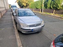 Grau Gebraucht 2006 Ford Mondeo Kombi | 250 €