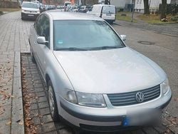 Silber Gebraucht 2000 VW Passat Limousine | 1.200 € (Guter Preis)