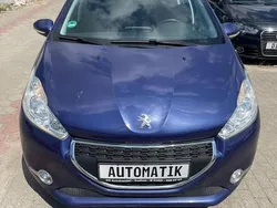 Blau Gebraucht 2014 Peugeot 208 Kleinwagen | 8.990 € (Etwas zu teuer)