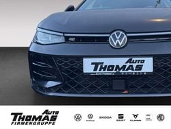 Grenadillschwarz metallic Gebraucht 2024 VW Passat R-line Kombi | 35.980 € (Fairer Preis)