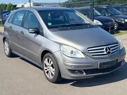 Grau Gebraucht 2006 Mercedes B170 Van / Kleinbus | 2.299 € (Fairer Preis)