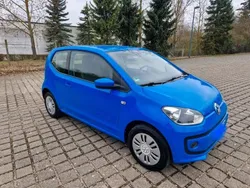 Blau Gebraucht 2014 VW up! Kleinwagen | 5.555 € (Etwas zu teuer)