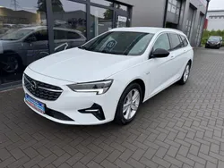 Weiß Gebraucht 2022 Opel Insignia Business Kombi | 18.990 € (Fairer Preis)