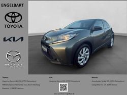 Dunkelgruen Gebraucht 2022 Toyota Aygo X Pulse SUV | 14.450 € (Fairer Preis)
