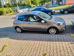 Silber Gebraucht 2012 Renault Clio IV Kleinwagen | 2.800 € (Fairer Preis)