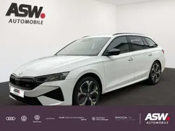 Moonweiß perleffekt Gebraucht 2024 Skoda Octavia RS Kombi | 39.995 € (Fairer Preis)