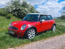 Rot Gebraucht 2005 Mini Cooper Kleinwagen | 999 €