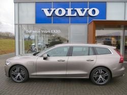 Grau Gebraucht 2020 Volvo V60 Kombi | 29.900 € (Guter Preis)
