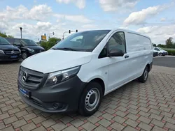 Weiß Gebraucht 2021 Mercedes Vito Van / Kleinbus | 16.900 €
