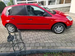 Rot Gebraucht 2002 Ford Fiesta Kleinwagen | 1.950 € (Etwas zu teuer)