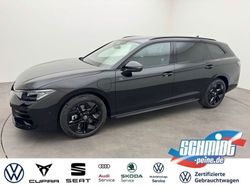 Black metallic Neu 2025 VW Passat R-line Kombi | 62.200 €