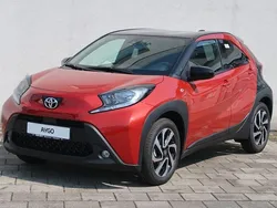 Chili red perleffekt/dach myst Neu 2025 Toyota Aygo Kleinwagen | 19.330 €