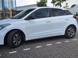 Weiß Gebraucht 2020 Hyundai i20 Advantage Kleinwagen | 11.550 € (Guter Preis)