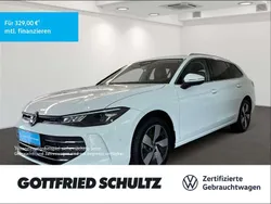 Weiß Gebraucht 2024 VW Passat IQ Drive Kombi | 31.950 € (Teuer)