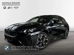 Saphirschwarz Gebraucht 2024 BMW M135 Efficient Dynamics Kleinwagen | 41.950 €
