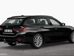 Schwarz Gebraucht 2024 BMW 318 Comfort Edition Kombi | 34.590 € (Fairer Preis)