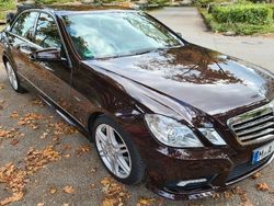 Braun Gebraucht 2009 Mercedes E350 Avantgarde Limousine | 12.500 € (Guter Preis)