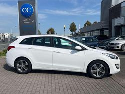 Weiß Gebraucht 2015 Hyundai i30 YES! Silver Kombi | 6.400 € (Guter Preis)