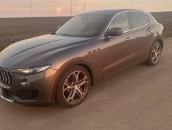 Grau Gebraucht 2018 Maserati Levante GranLusso SUV | 38.899 € (Guter Preis)