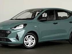 Grün / mangrovengrün Neu 2024 Hyundai i10 Comfort Kleinwagen | 14.970 € (Guter Preis)
