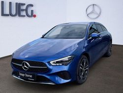 Metalliclack spektralblau Gebraucht 2023 Mercedes CLA180 Shooting Brake Advanced Plus Kombi | 28.200 € (Fairer Preis)