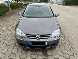 Grau Gebraucht 2006 VW Golf V Comfortline Limousine | 2.400 € (Etwas zu teuer)
