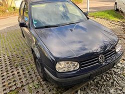 Blau Gebraucht 1999 VW Golf IV Basis Limousine | 1.300 € (Guter Preis)