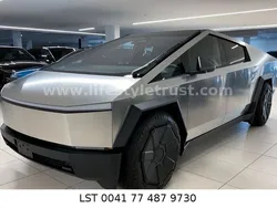 Grau Gebraucht 2024 Tesla Cybertruck SUV | 118.802 €