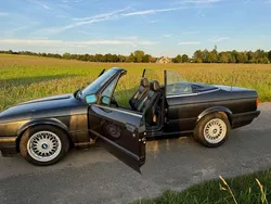 Schwarz Gebraucht 1992 BMW 318 Cabriolet Performance Cabrio | 16.500 €