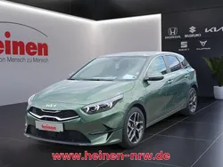 Grün Neu 2025 Kia Ceed Platinum Limousine | 30.880 € (Fairer Preis)