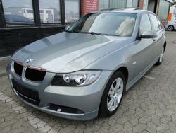 Grau Gebraucht 2006 BMW 318 Comfort Edition Limousine | 3.990 € (Fairer Preis)