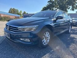 Aquamarinblau metallic Gebraucht 2022 VW Passat Business Kombi | 29.990 € (Etwas zu teuer)