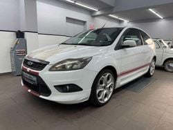 Weiß Gebraucht 2008 Ford Focus Titanium Coupé | 2.990 € (Guter Preis)