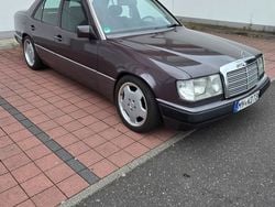Braun Gebraucht 1992 Mercedes 230 Limousine | 12.500 €