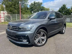 Grau Gebraucht 2019 VW Tiguan Allspace R-line SUV | 20.499 € (Etwas zu teuer)
