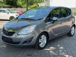 Braun Gebraucht 2011 Opel Meriva Design Edition Van / Kleinbus | 3.298 € (Fairer Preis)