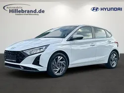 Weiss Neu 2025 Hyundai i20 Trend Limousine | 21.990 € (Fairer Preis)