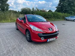 Rot Gebraucht 2007 Peugeot 207 CC Cabrio | 3.990 € (Fairer Preis)