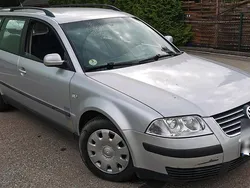 Grau Gebraucht 2002 VW Passat Kombi | 1.950 € (Fairer Preis)
