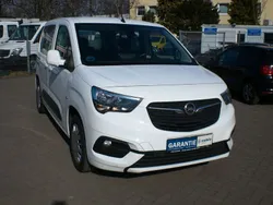 Weiß Gebraucht 2019 Opel Combo Life Edition Van / Kleinbus | 9.758 € (Fairer Preis)