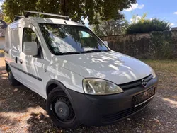 Weiß Gebraucht 2011 Opel Combo Business Van / Kleinbus | 1.999 € (Guter Preis)