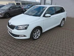 Weiß Gebraucht 2016 Skoda Fabia Joy Kombi | 8.550 € (Fairer Preis)