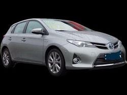 Grau Gebraucht 2013 Toyota Auris Hybrid Edition Limousine | 11.950 € (Fairer Preis)