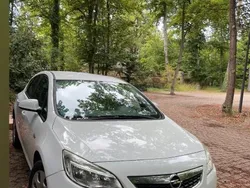 Weiß Gebraucht 2010 Opel Astra Edition Limousine | 4.800 € (Fairer Preis)