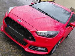 Rot Gebraucht 2017 Ford Focus Sport Kombi | 10.799 € (Guter Preis)