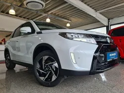 Pearl cool white metallic Neu 2025 Suzuki Vitara Comfort+ SUV | 27.980 € (Etwas zu teuer)