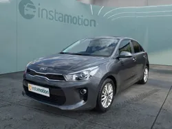 Grau Gebraucht 2020 Kia Rio Limousine | 14.338 € (Etwas zu teuer)