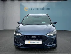 Blau Gebraucht 2024 Ford Focus Kombi | 25.499 € (Guter Preis)